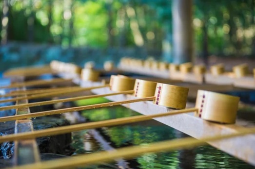 When visiting a shrine, you should purify your hands at the water basin before praying.