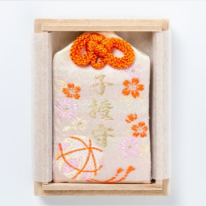 omamori for Fertility© Shirasaki Shrie