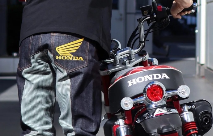 Limited collaboration jeans between Kojima Jeans and Honda©Honda