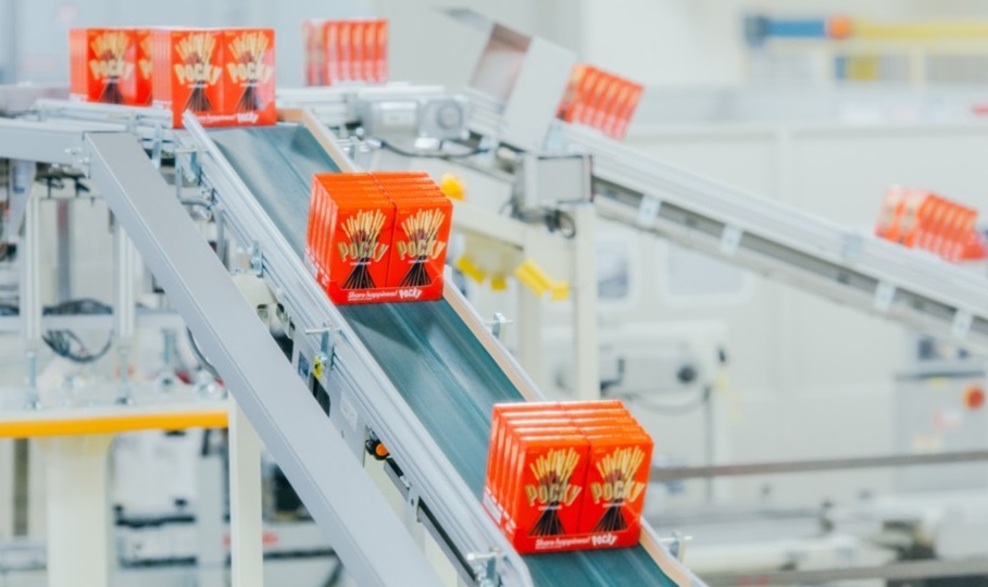 Glico Pocky in production