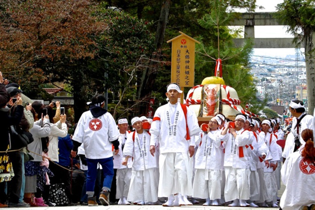 Tagata Shrine Hōnen Festival