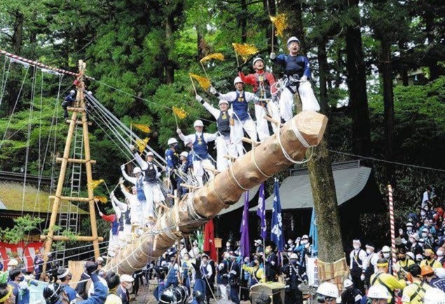 Suwa Shrine Onbashira Festival