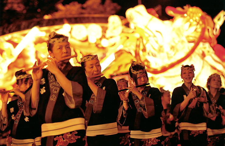 Playing the Nebuta music
