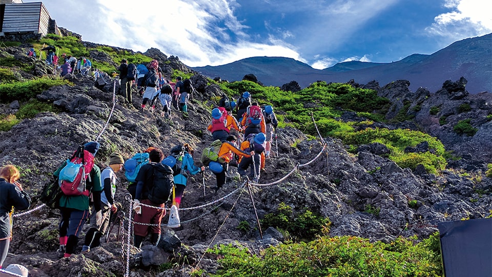 
Mid-August is the best season for mountain climbing
