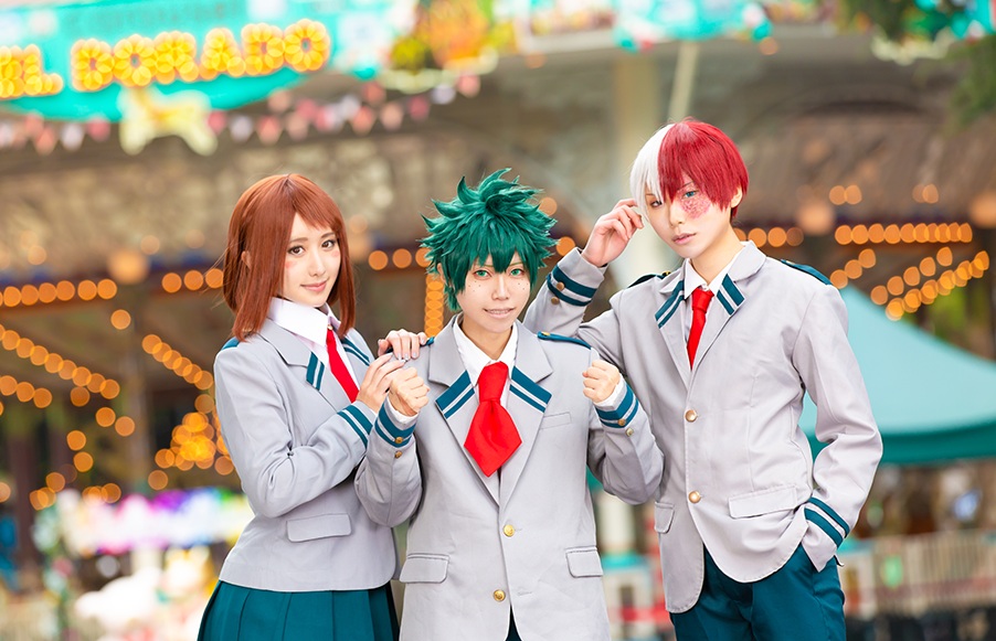 Cosplayers enjoying photo shoots in an extraordinary space